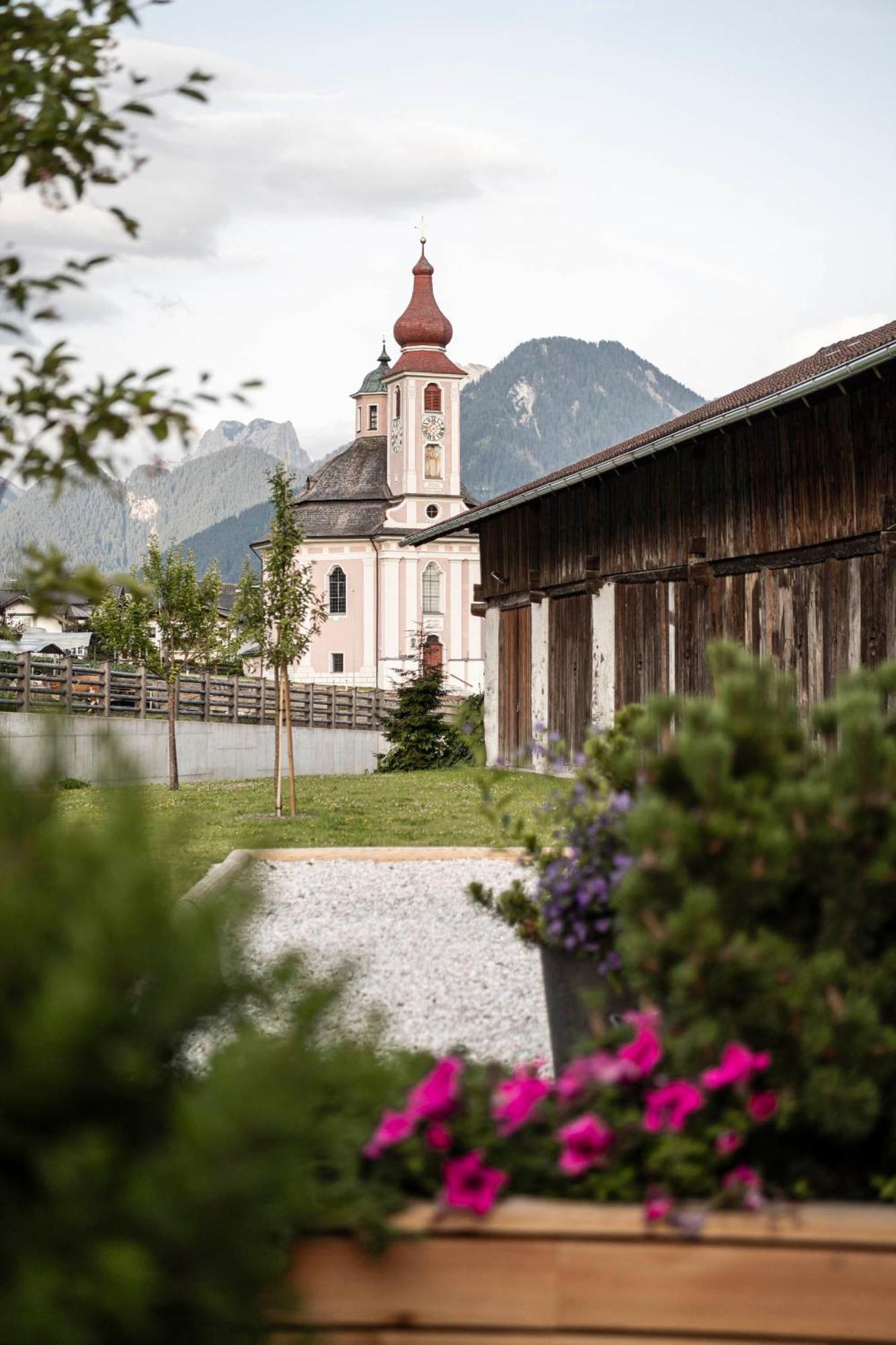 Strasserwirt - Ansitz Zu Tirol Strassen Exterior photo