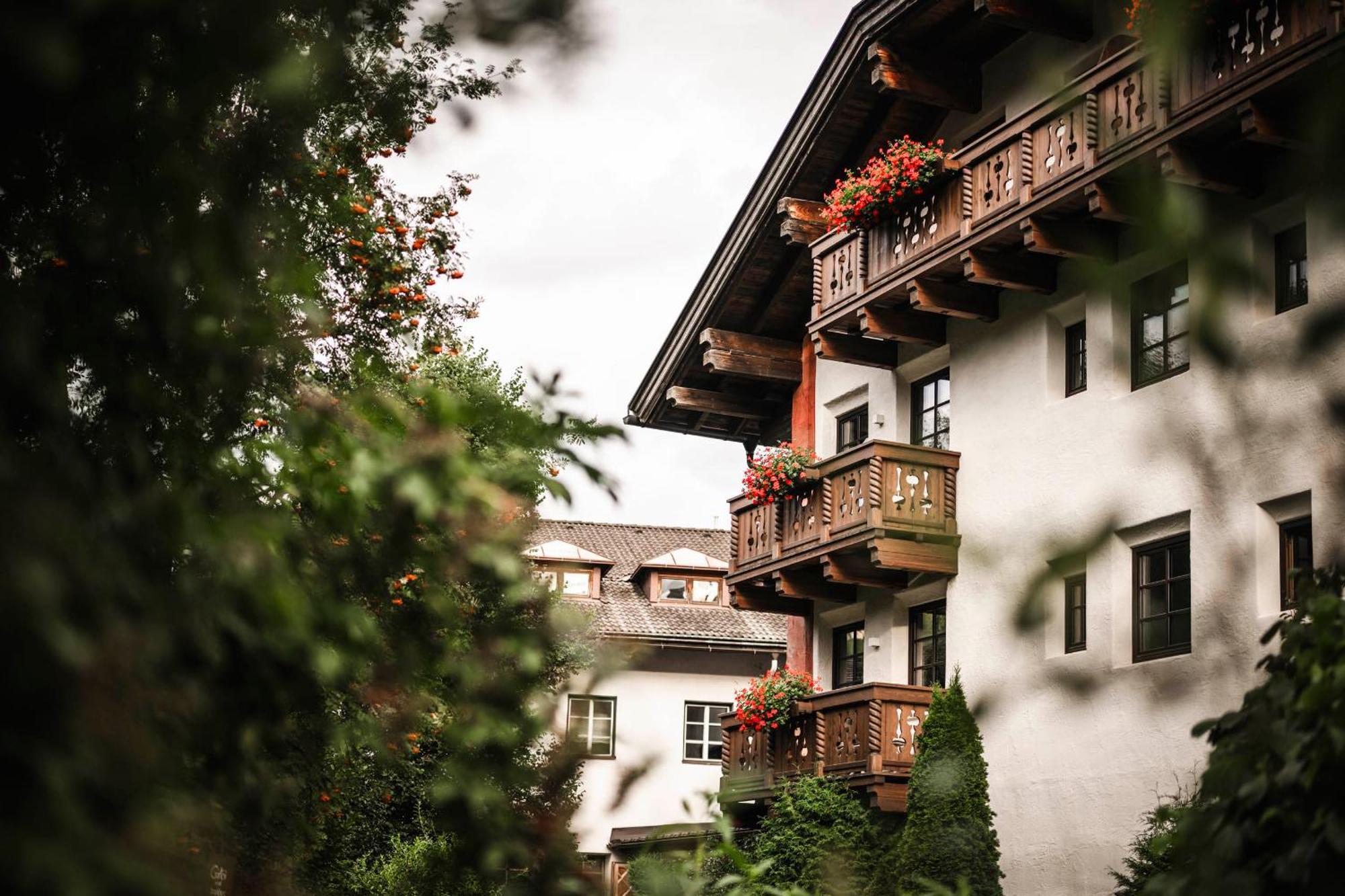 Strasserwirt - Ansitz Zu Tirol Strassen Exterior photo