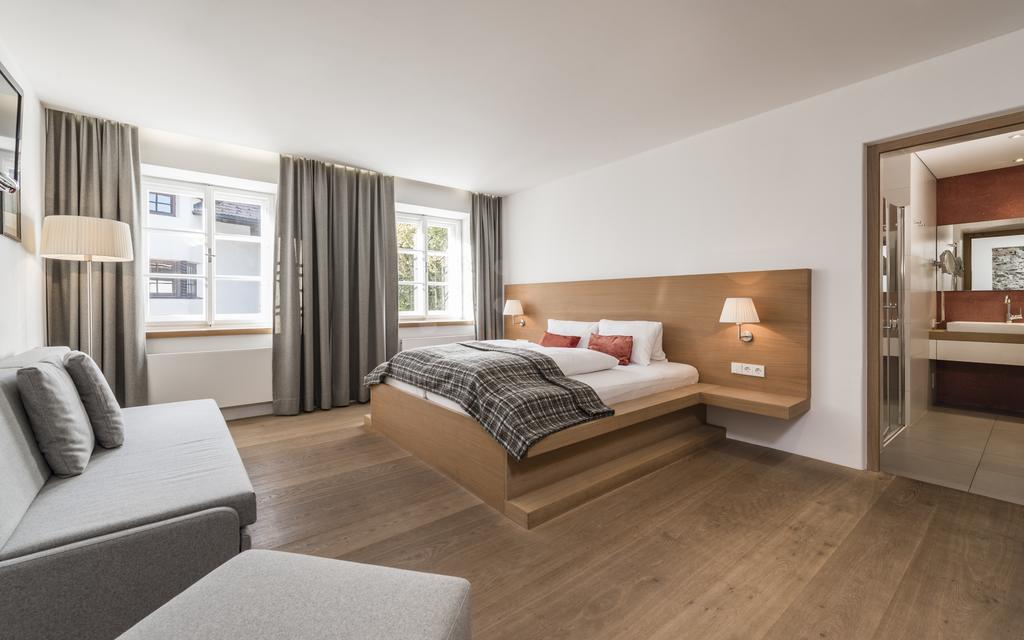 Strasserwirt - Ansitz Zu Tirol Strassen Exterior photo
